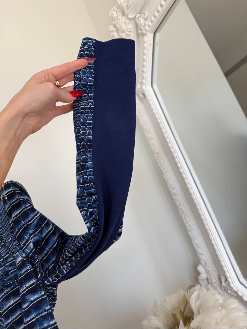 BCBGMAXAZRIA Blue Crocodile Print Jordyn Structured Blazer - Picture 4 of 15